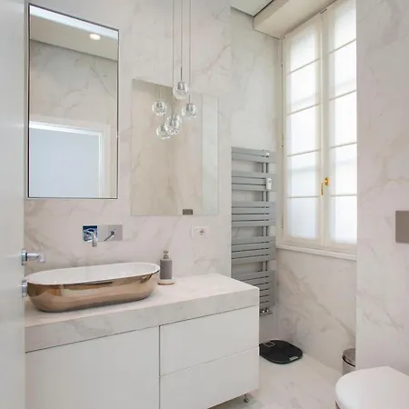 Vittoria Flat 18 - Milánó