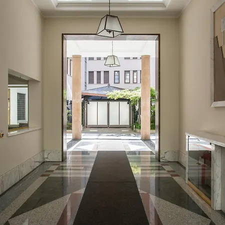 Vittoria Flat 18 - * Milán